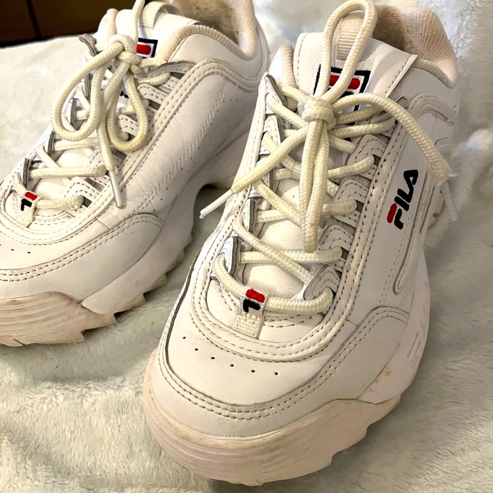 Fila White Disruptor shoes Women’s Sz6